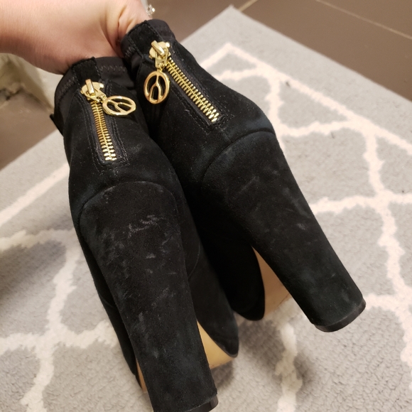 Browns Wishbone Black Suede Bootie, Platform with Gold Detail Size 8 - Picture 6 of 11